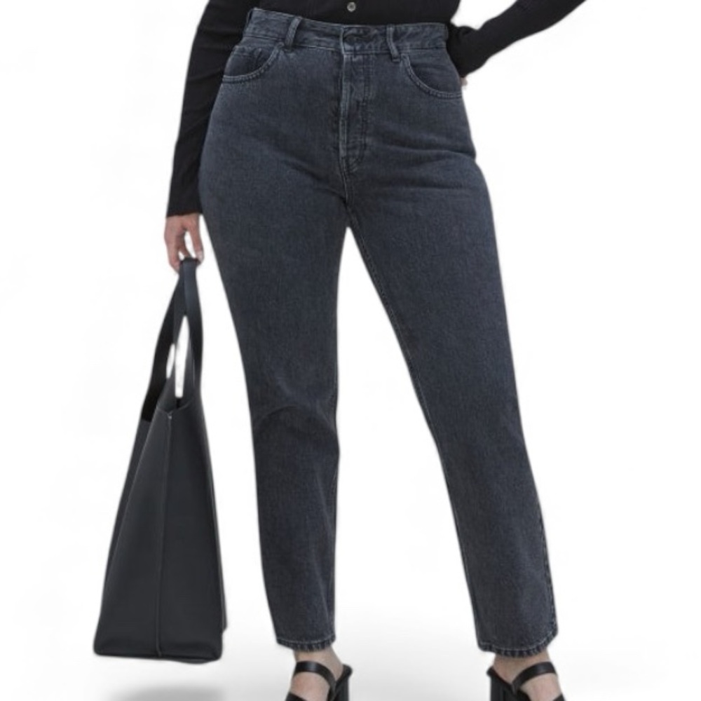 Everlane the curvy 90s cheeky straight Jean washed black size 29